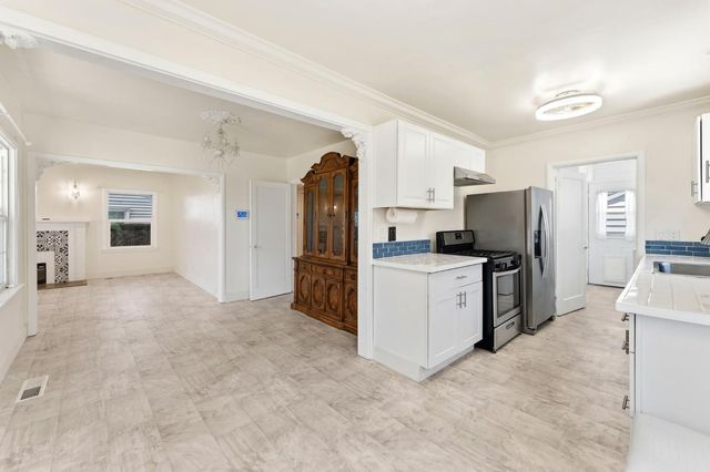 2121 Juliesse Ave, Sacramento, CA 95821