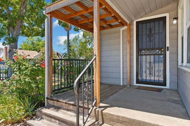 2121 Juliesse Ave, Sacramento, CA 95821
