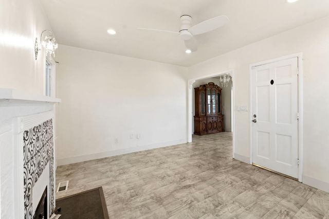 2121 Juliesse Ave, Sacramento, CA 95821
