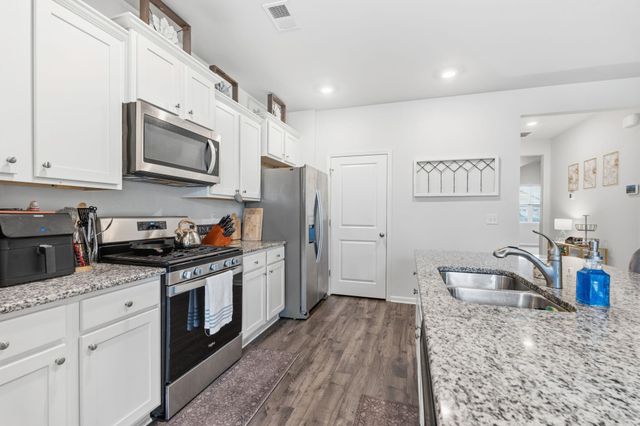 2261 Blackthorn Dr., Conway, SC 29526