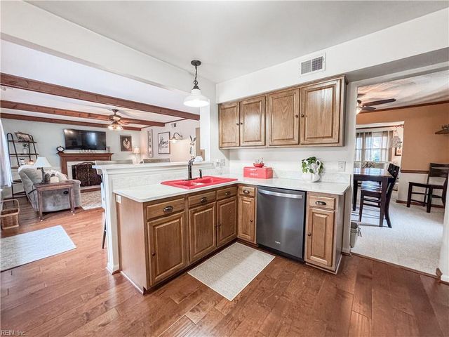 641 Captain Cooke Way CT, Chesapeake, VA 23322