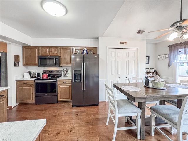 641 Captain Cooke Way CT, Chesapeake, VA 23322