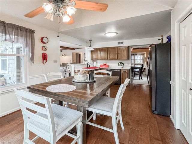 641 Captain Cooke Way CT, Chesapeake, VA 23322