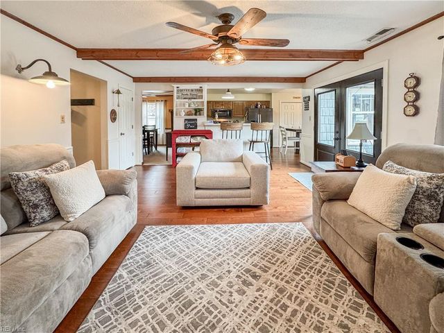 641 Captain Cooke Way CT, Chesapeake, VA 23322