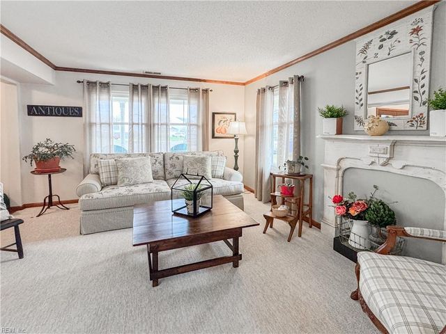 641 Captain Cooke Way CT, Chesapeake, VA 23322