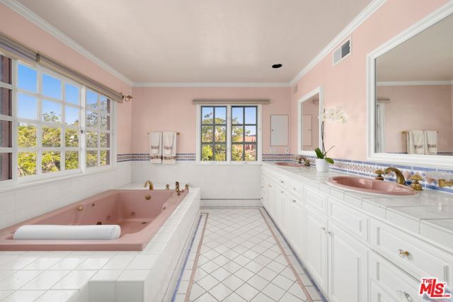 1717 Comstock Avenue, Los Angeles, CA 90024