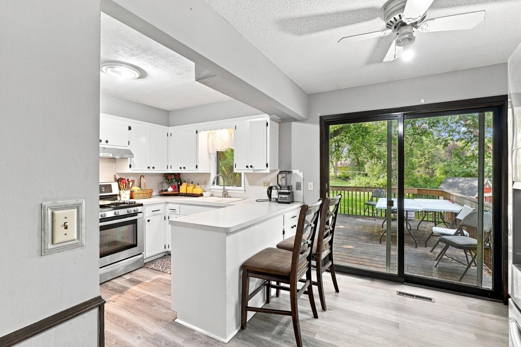 10048 Upton Road, Bloomington, MN 55431 — photo 3