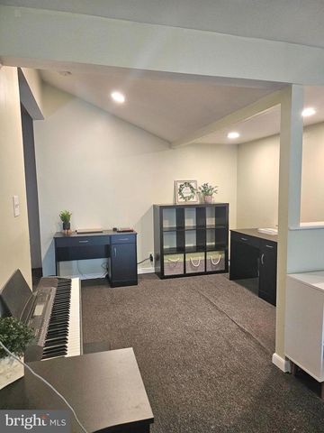 513 VALMORE RD, Fairless Hills, PA 19030