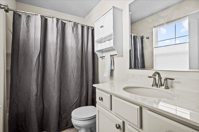 1941 Kingsley Circle, Northbrook, IL 60062