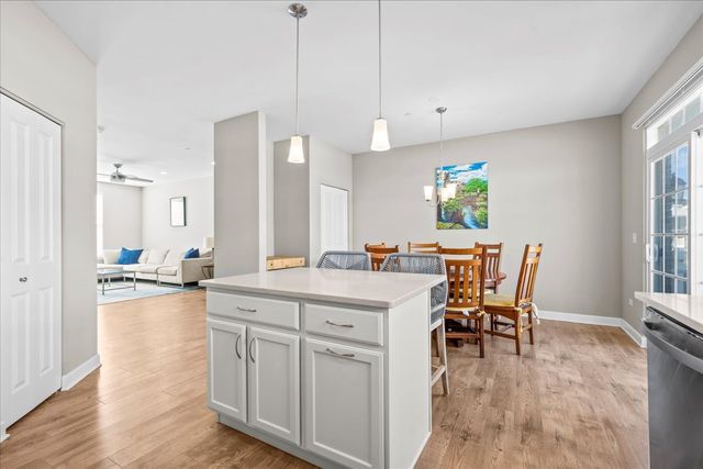 1941 Kingsley Circle, Northbrook, IL 60062