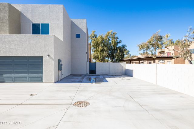 2842 E Tracy Lane Unit 3, Phoenix, AZ 85032