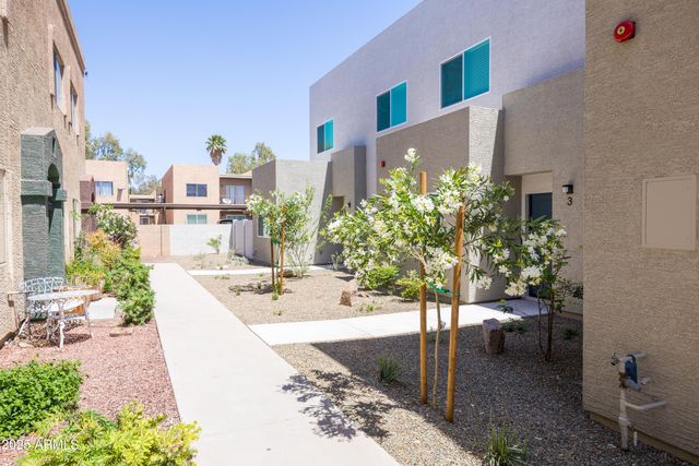 2842 E Tracy Lane Unit 3, Phoenix, AZ 85032