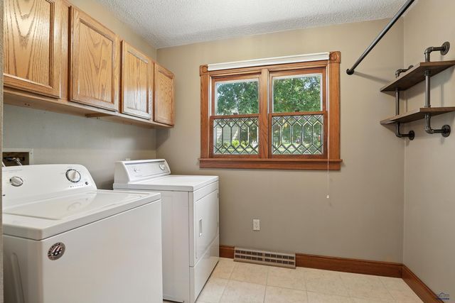 2118 BUENA VISTA DR, Rapid City, SD 57702