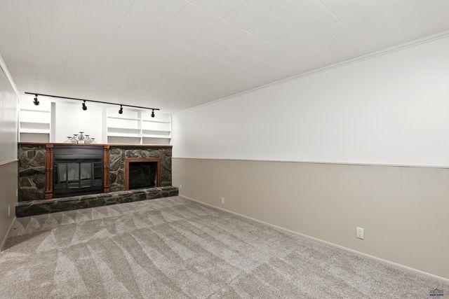 2118 BUENA VISTA DR, Rapid City, SD 57702