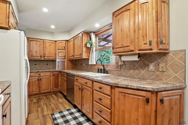 2118 BUENA VISTA DR, Rapid City, SD 57702