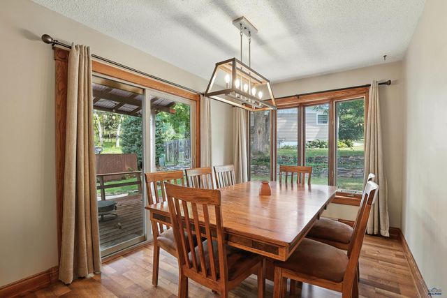 2118 BUENA VISTA DR, Rapid City, SD 57702