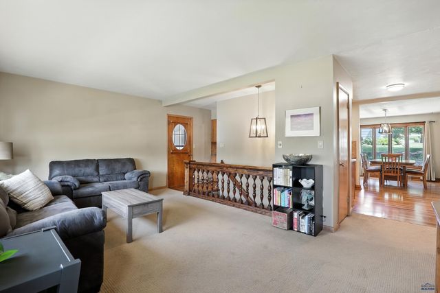 2118 BUENA VISTA DR, Rapid City, SD 57702