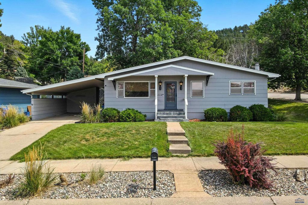 2118 BUENA VISTA DR, Rapid City, SD 57702
