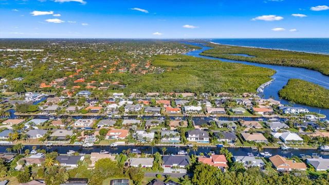 9039 SE Hawksbill Way, Hobe Sound, FL 33455