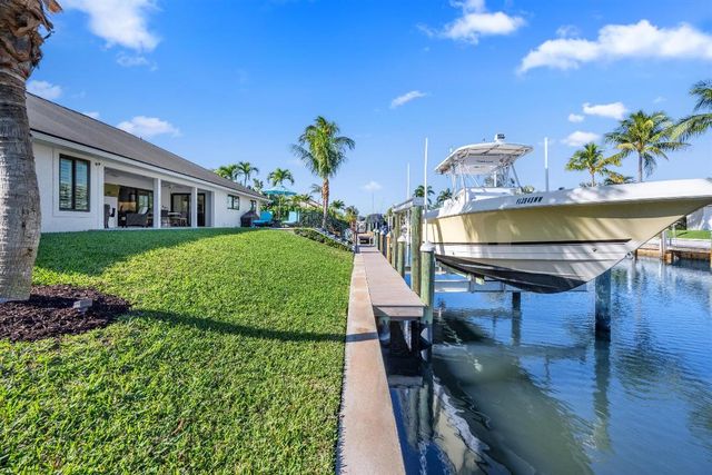 9039 SE Hawksbill Way, Hobe Sound, FL 33455