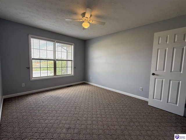 157 Twin Lakes Drive, Vine Grove, KY 40175
