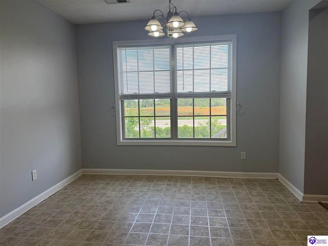 157 Twin Lakes Drive, Vine Grove, KY 40175