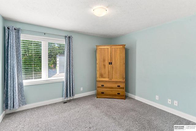 6330 S 171st Street, Omaha, NE 68135
