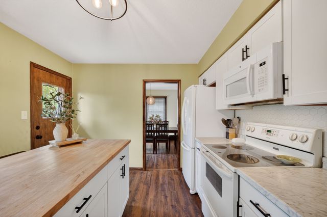 324 58th Place, Des Moines, IA 50312