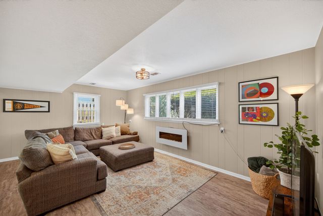 324 58th Place, Des Moines, IA 50312
