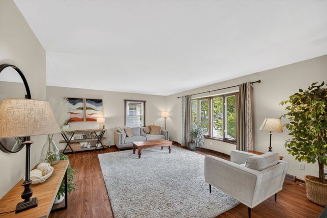 324 58th Place, Des Moines, IA 50312