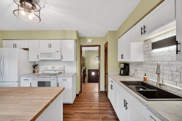 324 58th Place, Des Moines, IA 50312