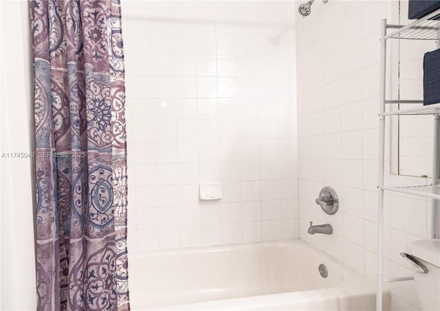 5091 NW 7th Street 1001, Miami, FL 33126