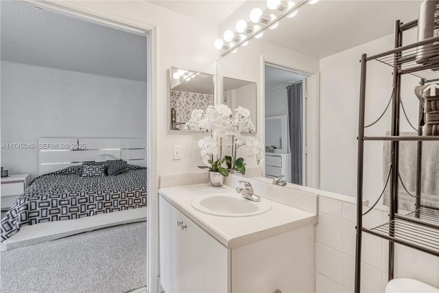 5091 NW 7th Street 1001, Miami, FL 33126