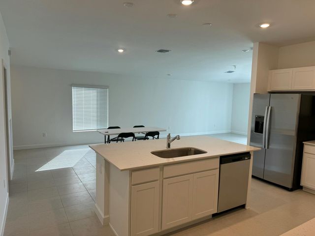 10468 NW Suncrest Lp, Port St Lucie, FL 34987