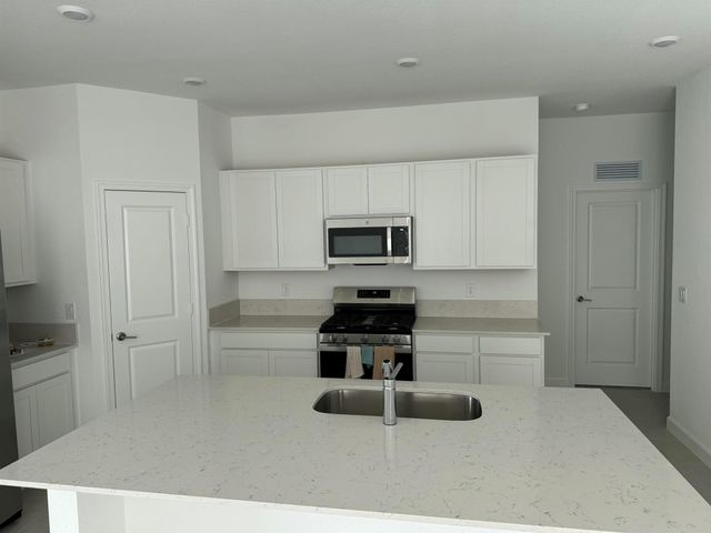 10468 NW Suncrest Lp, Port St Lucie, FL 34987