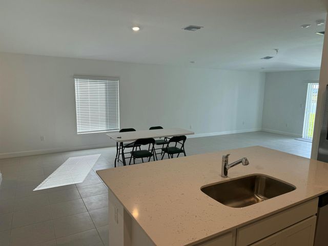 10468 NW Suncrest Lp, Port St Lucie, FL 34987