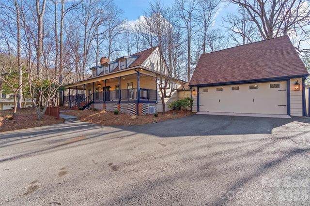 8 Indian Ridge Road, Asheville, NC 28803