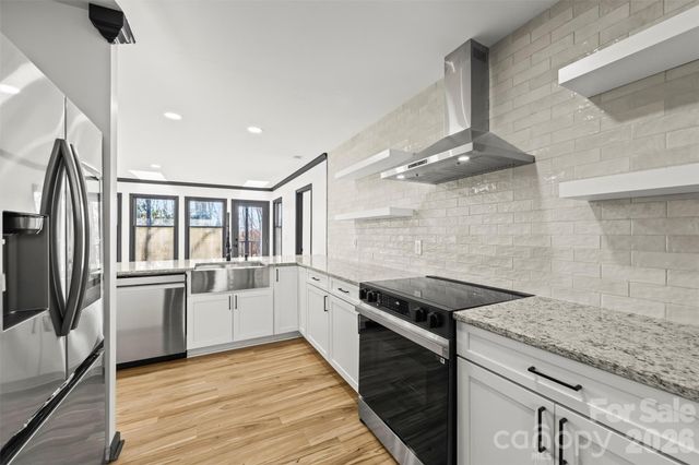 8 Indian Ridge Road, Asheville, NC 28803