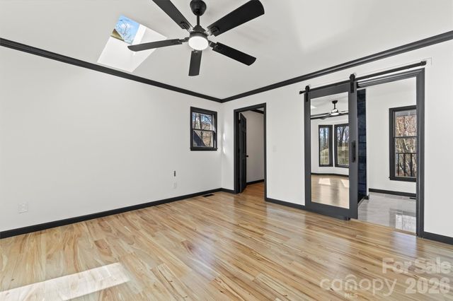 8 Indian Ridge Road, Asheville, NC 28803