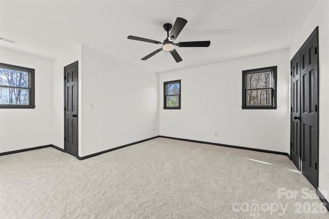 8 Indian Ridge Road, Asheville, NC 28803