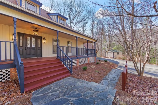 8 Indian Ridge Road, Asheville, NC 28803