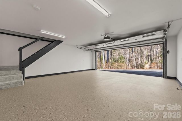 8 Indian Ridge Road, Asheville, NC 28803