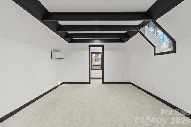 8 Indian Ridge Road, Asheville, NC 28803