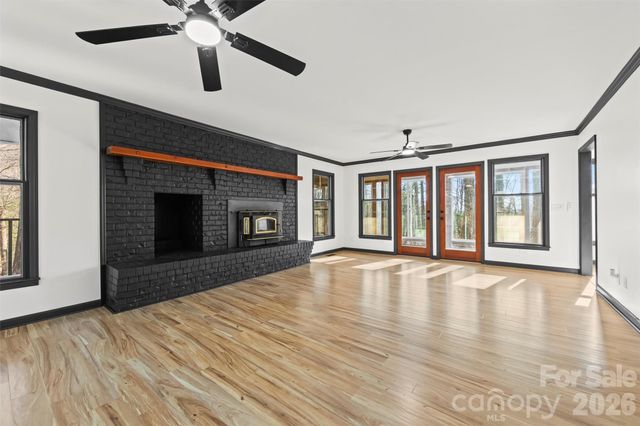 8 Indian Ridge Road, Asheville, NC 28803