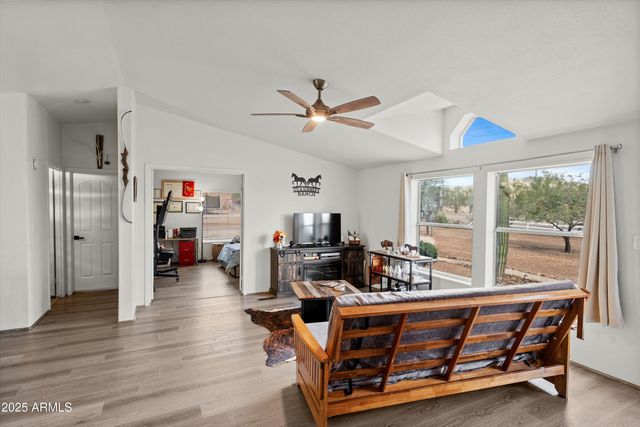 38644 N 12TH Street, Phoenix, AZ 85086