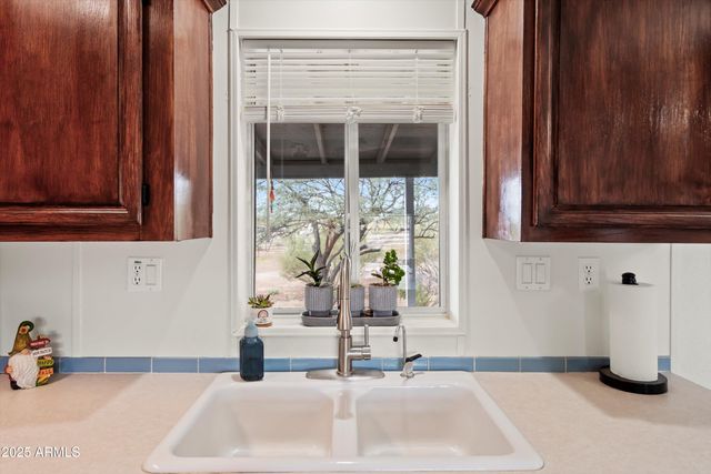 38644 N 12TH Street, Phoenix, AZ 85086