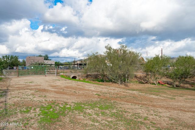 38644 N 12TH Street, Phoenix, AZ 85086