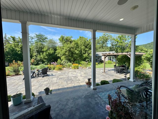 12 Cove Creek Drive, Somerset, KY 42501