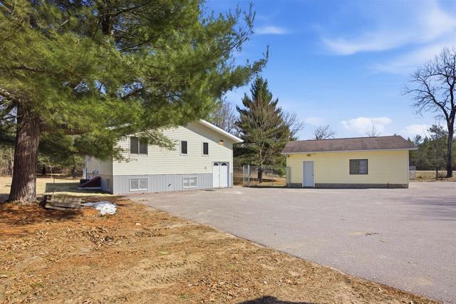 890 Gale Drive, Wisconsin Dells, WI 53965