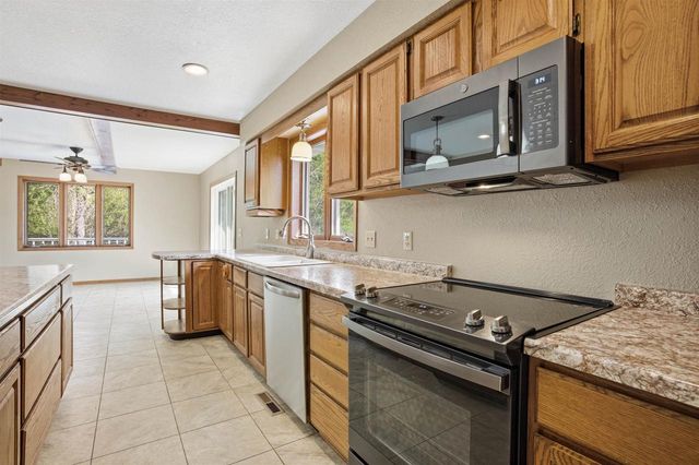 890 Gale Drive, Wisconsin Dells, WI 53965